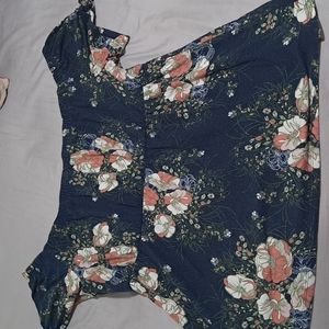 Maternity clothes bundle 8 items